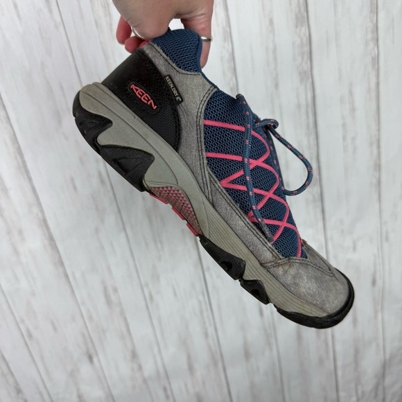 Merrell Blue and Pink Hiking Shoes - Picture 2 of 8